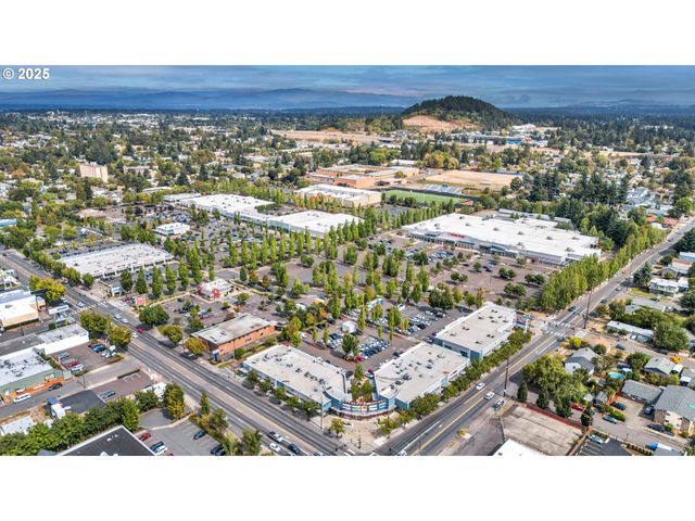 8451 Se BUSH St, Portland, OR 97266