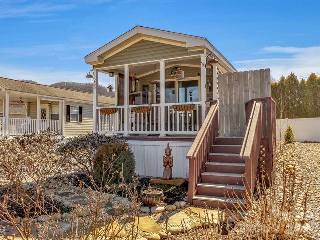 225 Pike Point, Waynesville, NC 28785