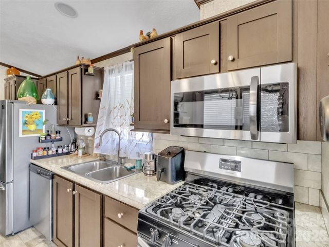 225 Pike Point, Waynesville, NC 28785