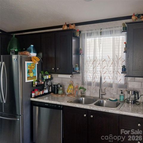 225 Pike Point, Waynesville, NC 28785