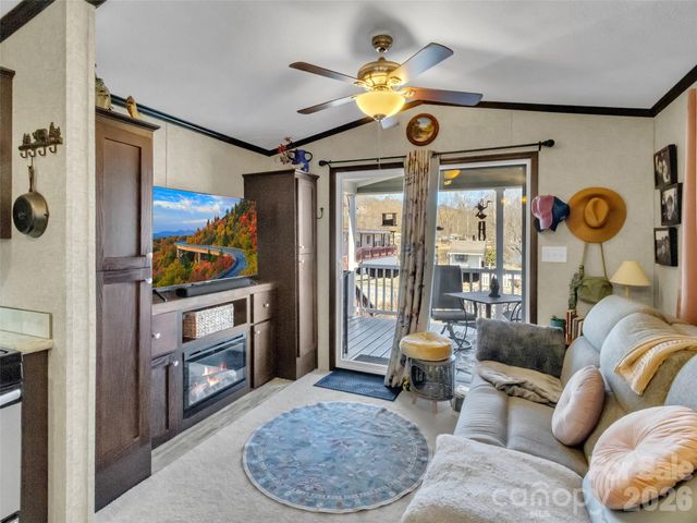 225 Pike Point, Waynesville, NC 28785