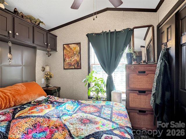 225 Pike Point, Waynesville, NC 28785