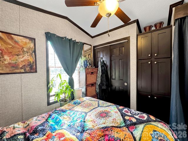 225 Pike Point, Waynesville, NC 28785