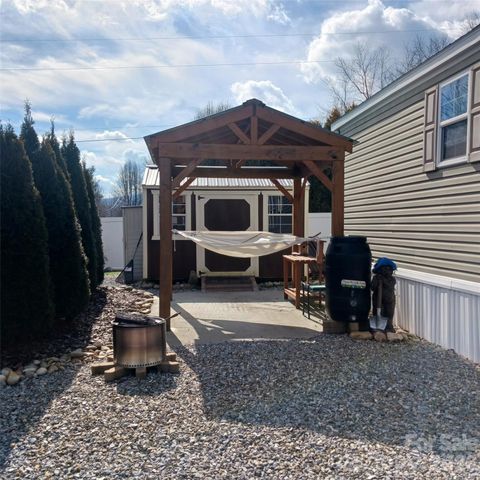 225 Pike Point, Waynesville, NC 28785