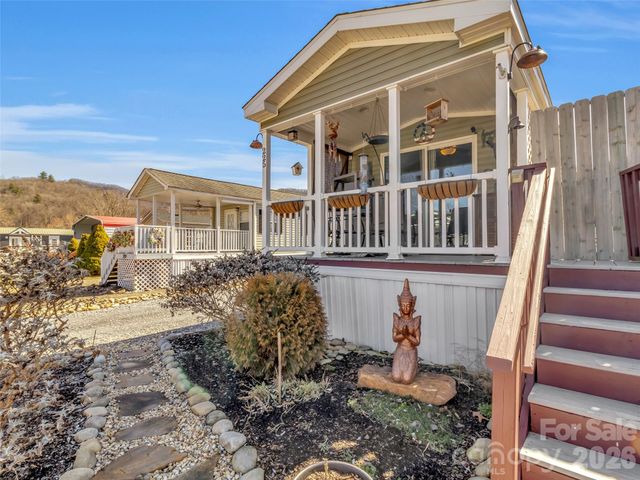 225 Pike Point, Waynesville, NC 28785