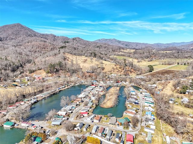 225 Pike Point, Waynesville, NC 28785