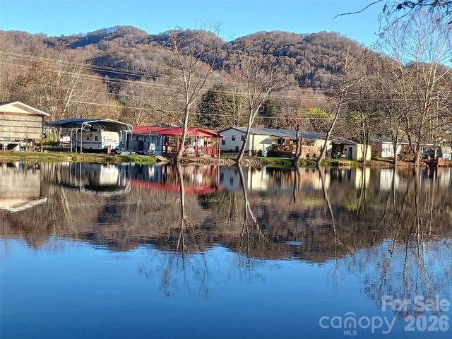 225 Pike Point, Waynesville, NC 28785