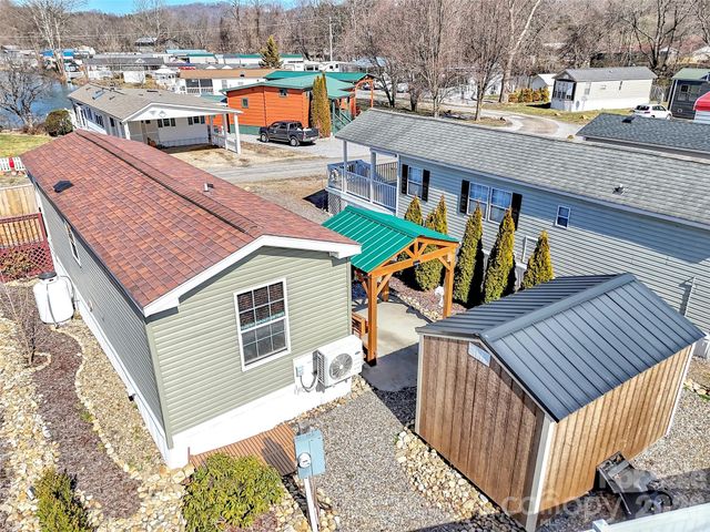 225 Pike Point, Waynesville, NC 28785