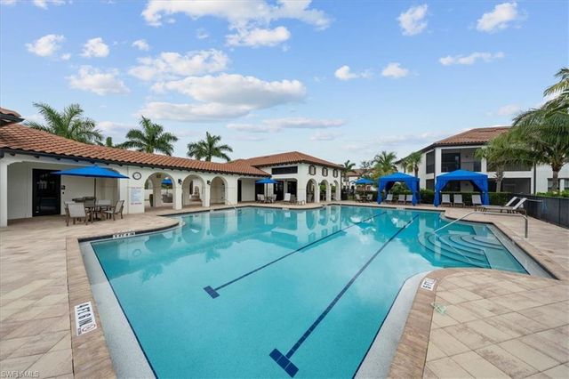 15114 Palmer Lake CIR # 104, Naples, FL 34109