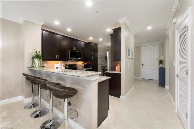 15114 Palmer Lake CIR # 104, Naples, FL 34109