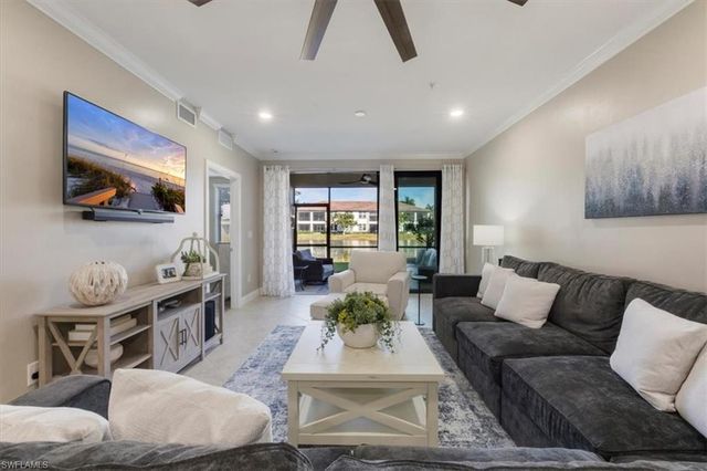 15114 Palmer Lake CIR # 104, Naples, FL 34109