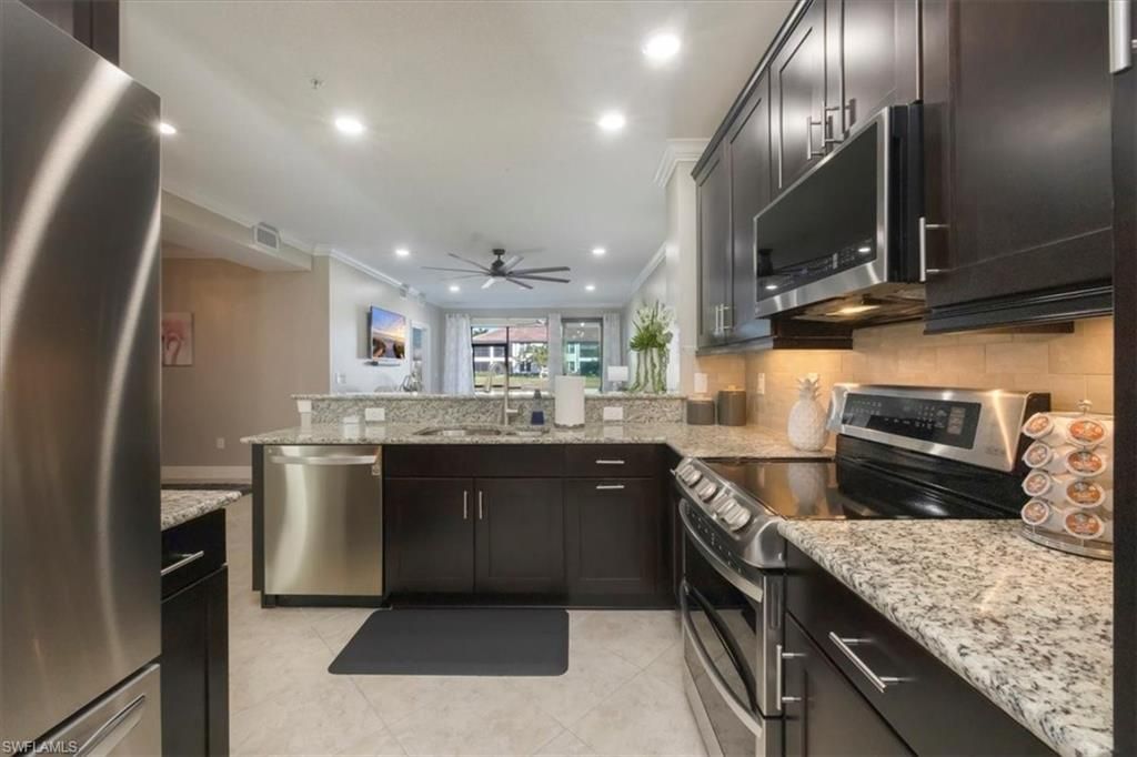 15114 Palmer Lake CIR # 104, Naples, FL 34109