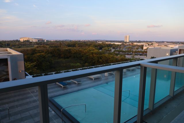 2000 Metropica Way 811, Sunrise, FL 33323