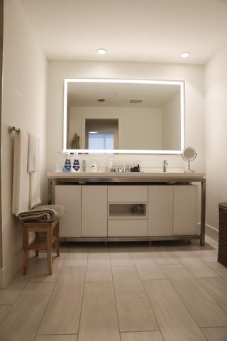 2000 Metropica Way 811, Sunrise, FL 33323