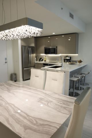 2000 Metropica Way 811, Sunrise, FL 33323