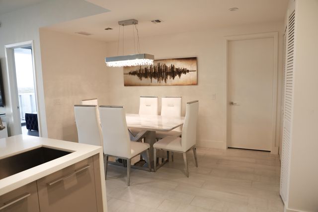 2000 Metropica Way 811, Sunrise, FL 33323