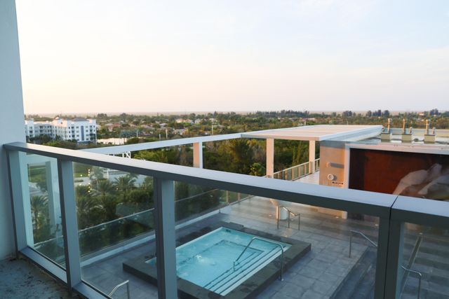 2000 Metropica Way 811, Sunrise, FL 33323