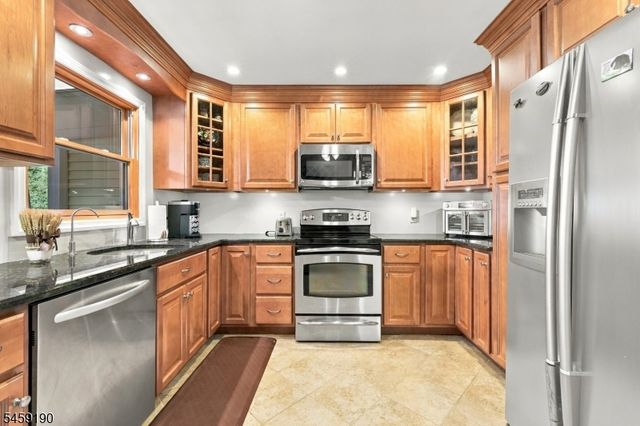 60 Comanche Ave, Rockaway Twp., NJ 07866