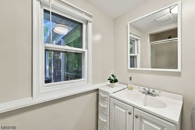 60 Comanche Ave, Rockaway Twp., NJ 07866