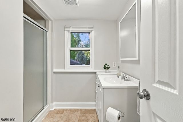 60 Comanche Ave, Rockaway Twp., NJ 07866