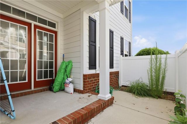 3110 Barred Owl LN, Chesapeake, VA 23323