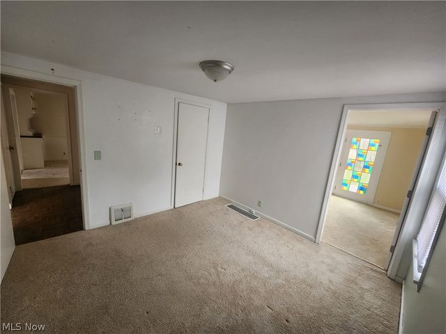 1367 Elmwood Avenue SW, North Canton, OH 44720