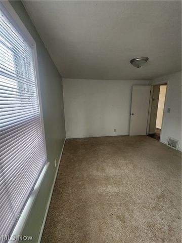 1367 Elmwood Avenue SW, North Canton, OH 44720