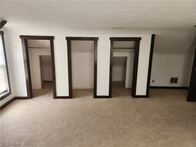 1367 Elmwood Avenue SW, North Canton, OH 44720