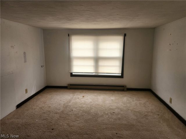 1367 Elmwood Avenue SW, North Canton, OH 44720