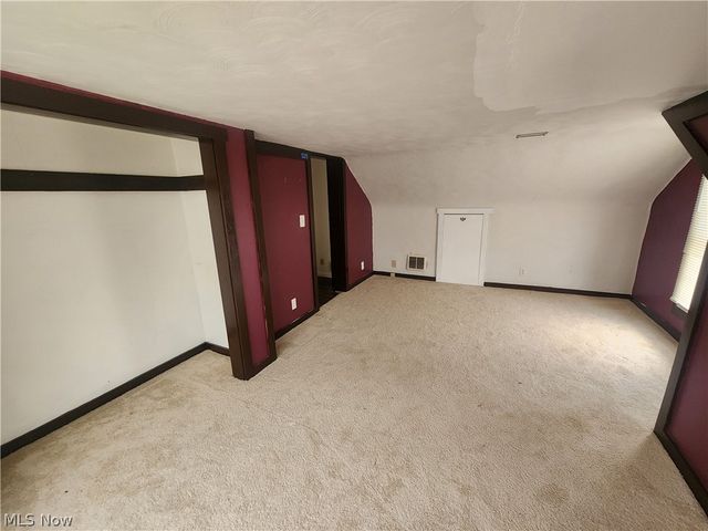 1367 Elmwood Avenue SW, North Canton, OH 44720