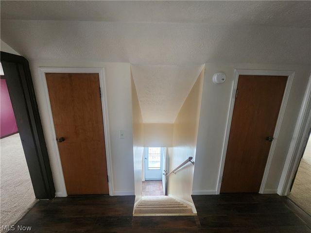 1367 Elmwood Avenue SW, North Canton, OH 44720