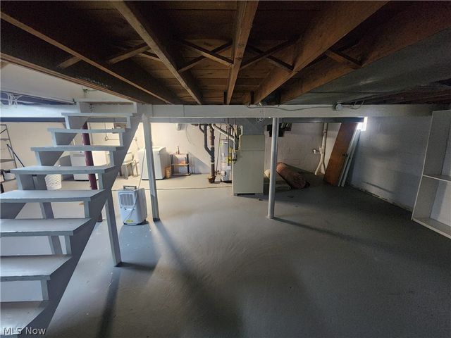 1367 Elmwood Avenue SW, North Canton, OH 44720