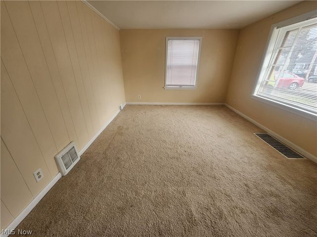 1367 Elmwood Avenue SW, North Canton, OH 44720