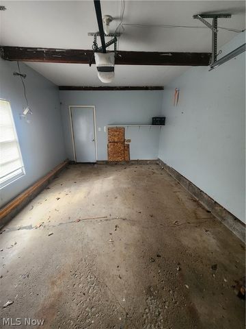 1367 Elmwood Avenue SW, North Canton, OH 44720