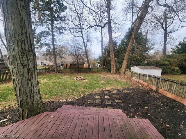 1367 Elmwood Avenue SW, North Canton, OH 44720