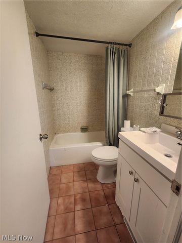 1367 Elmwood Avenue SW, North Canton, OH 44720