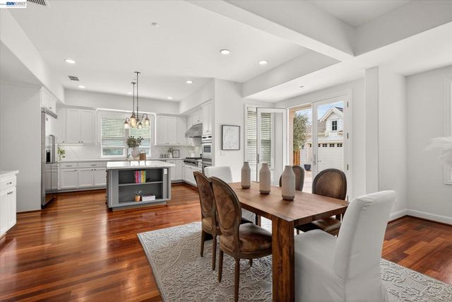 3001 Lusitana Dr, Livermore, CA 94550