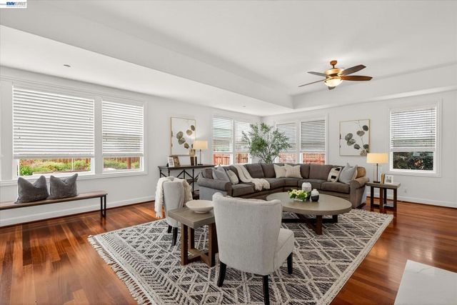 3001 Lusitana Dr, Livermore, CA 94550