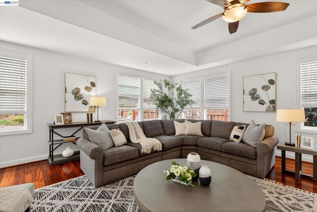 3001 Lusitana Dr, Livermore, CA 94550