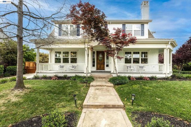 3001 Lusitana Dr, Livermore, CA 94550