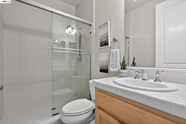 3001 Lusitana Dr, Livermore, CA 94550