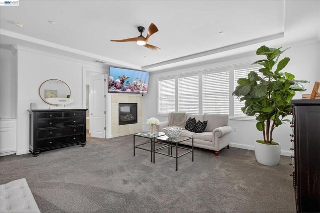 3001 Lusitana Dr, Livermore, CA 94550