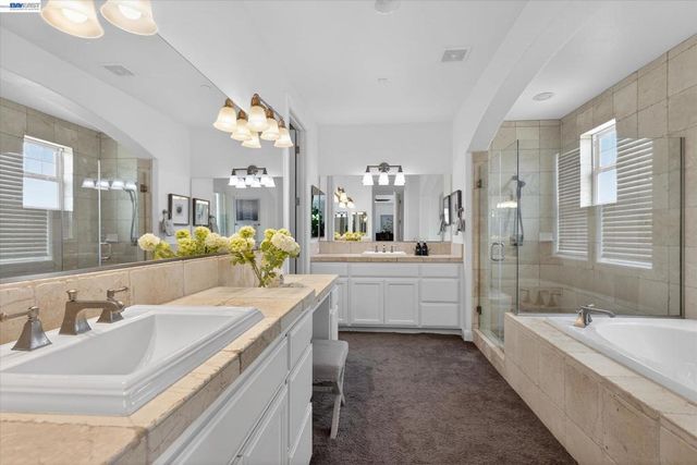 3001 Lusitana Dr, Livermore, CA 94550