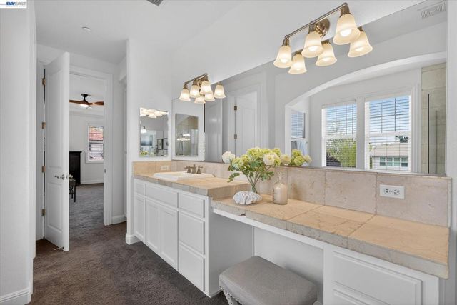 3001 Lusitana Dr, Livermore, CA 94550