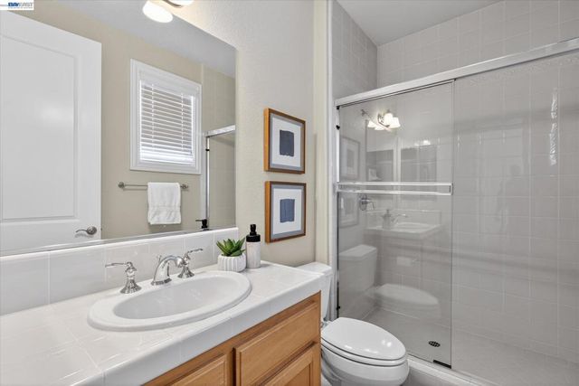 3001 Lusitana Dr, Livermore, CA 94550