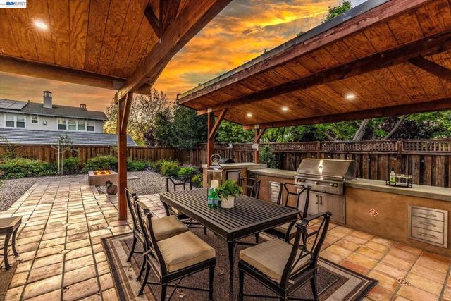 3001 Lusitana Dr, Livermore, CA 94550