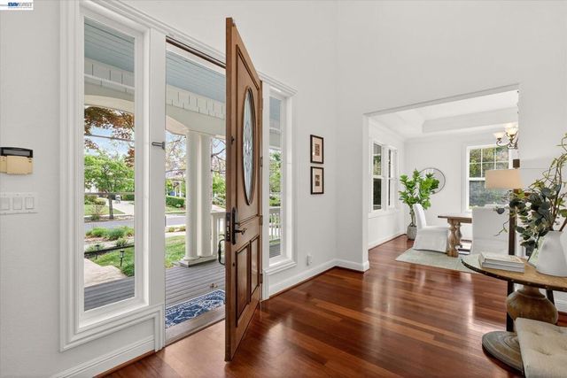 3001 Lusitana Dr, Livermore, CA 94550