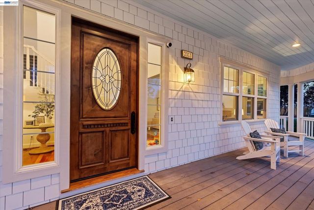 3001 Lusitana Dr, Livermore, CA 94550