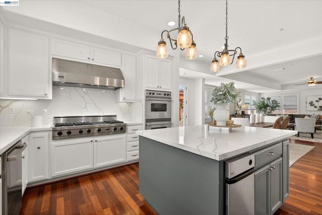 3001 Lusitana Dr, Livermore, CA 94550