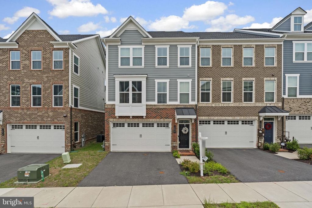 10820 BECKENHAM ST, Middle River, MD 21220